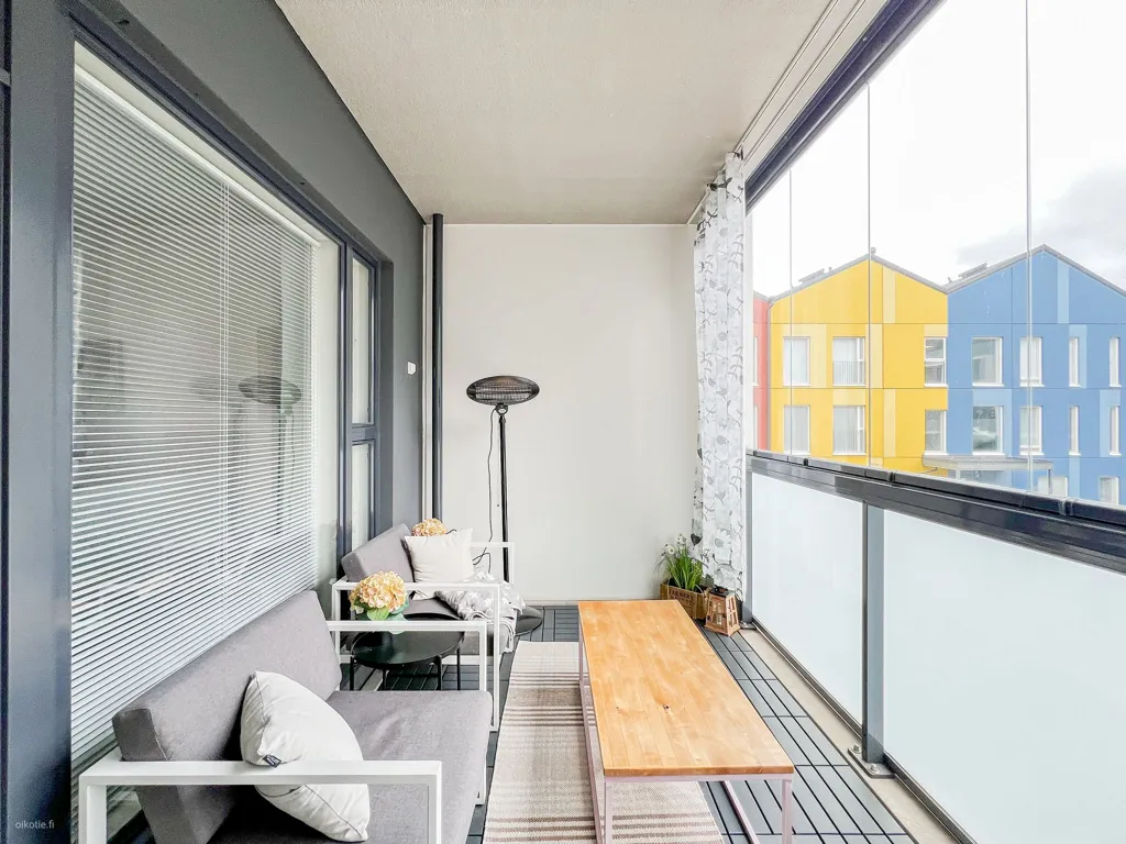 Balcon - Apartment with Balcony in Kivistö, Vantaa