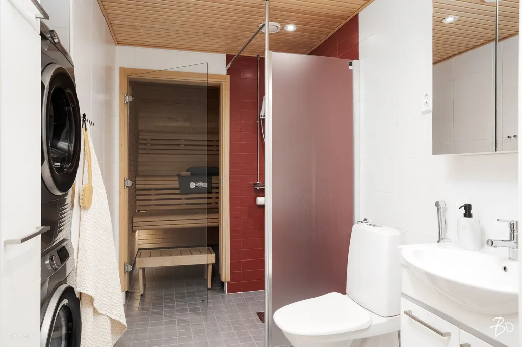 Bathrooms - Modern Apartment with Balcony in Jyväskylä Centre