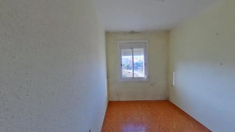 Rooms - Bright Apartment with Balcony in Barcelona