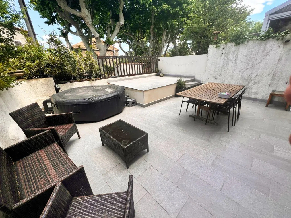 Terrass - Terraced House with Terrace in Azille