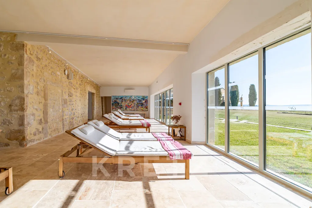 Terrass - Luxury Estate with 16 Bedrooms in Uzès