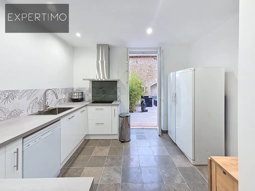 Köök - Rustic Village House with Pool in Puisserguier