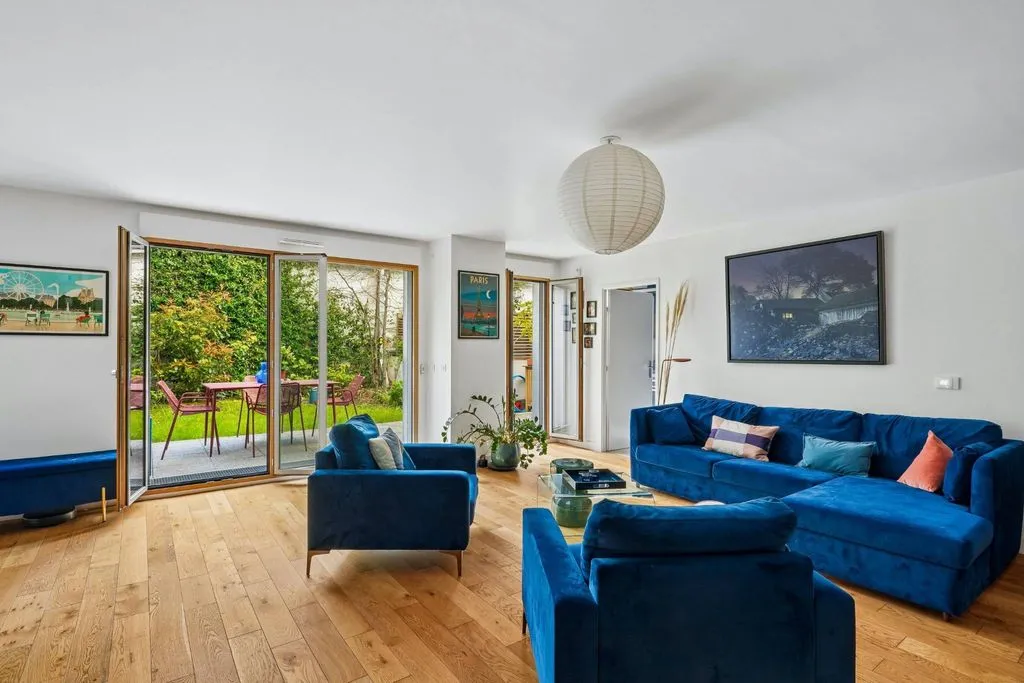 Séjour - Appartement Luxe avec Jardin Privé à Paris