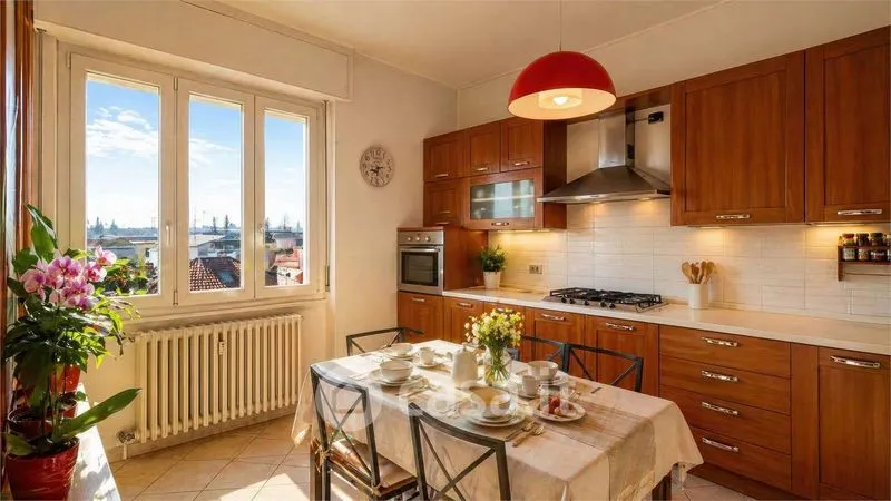 Köök - Spacious 3-Bedroom Apartment in Arcore