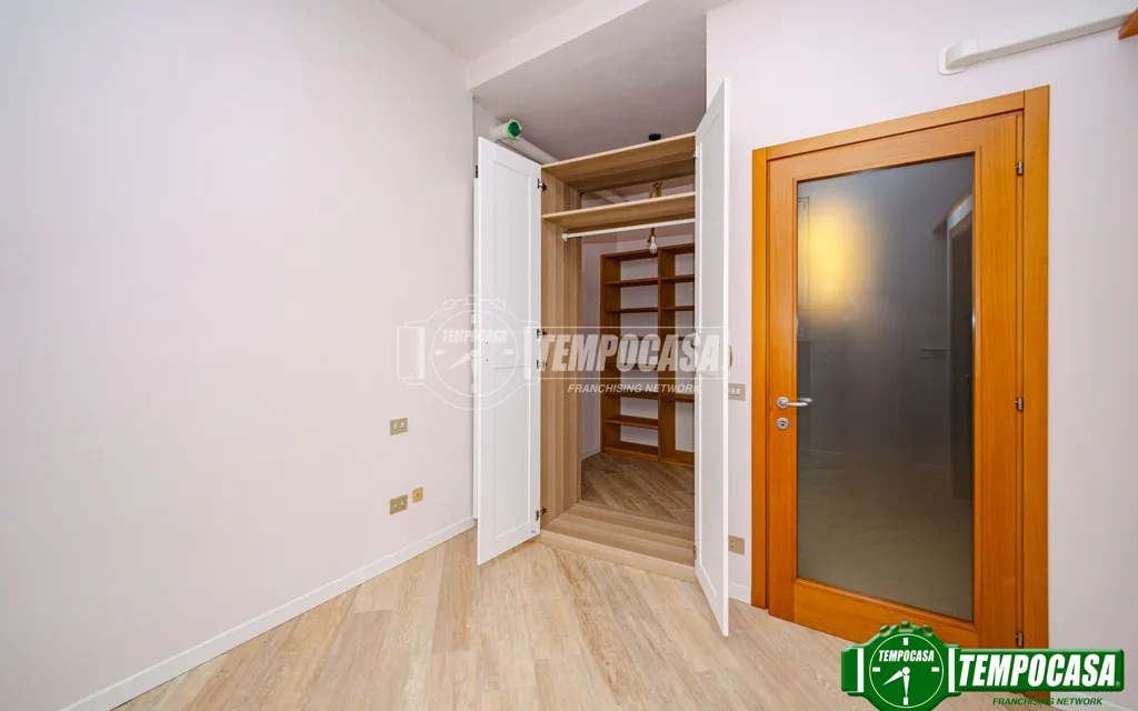 Entrée - Rustic-Style Apartment in Pavia's Historic Centre