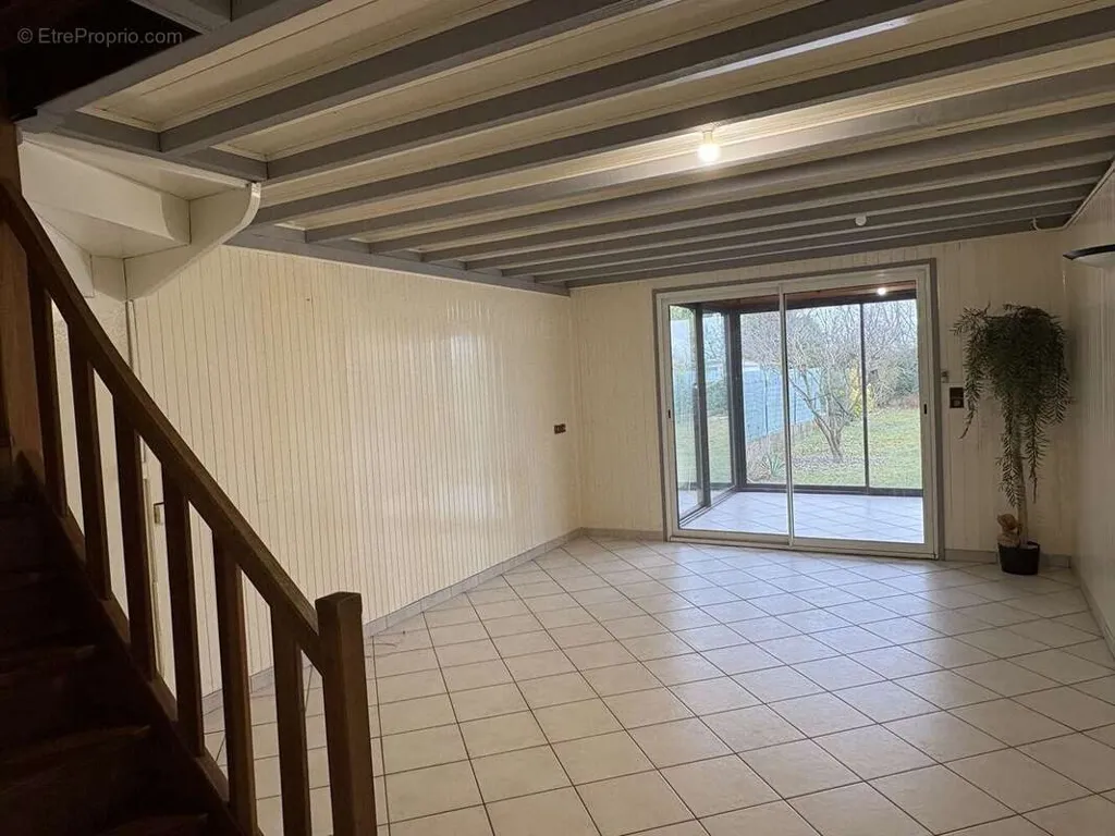 Séjour - Pavillon avec Jardin et Véranda à Saint-Quentin-Fallavier
