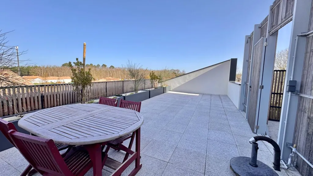 Terrasse - Appartement Triplex avec Terrasse en Centre-Ville
