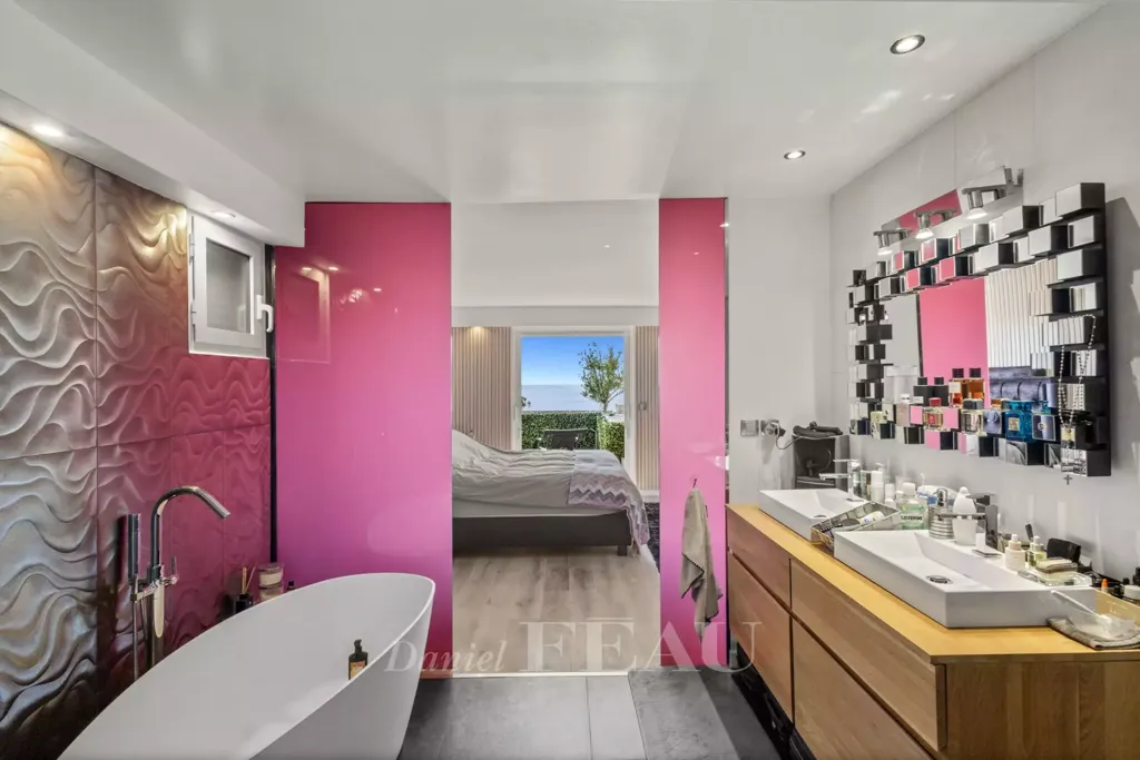 Vannitoad - Luxury Flat with Sea View in Cannes