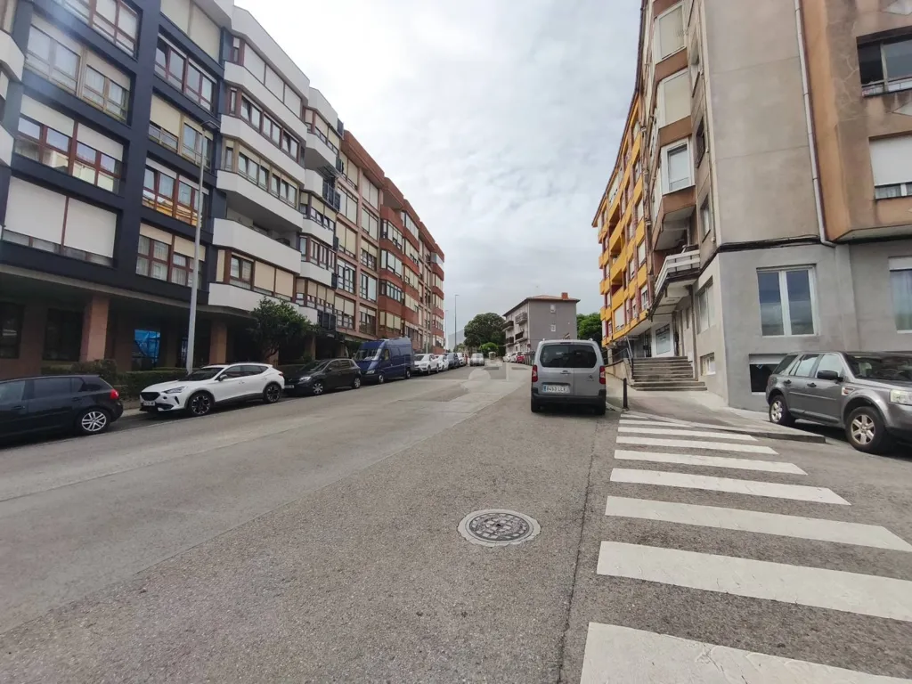 Extérieur - Retail Space with Car Port in Santander