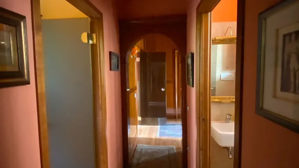 Entrée - Architecturally Unique Ground Floor Apartment in Piacenza