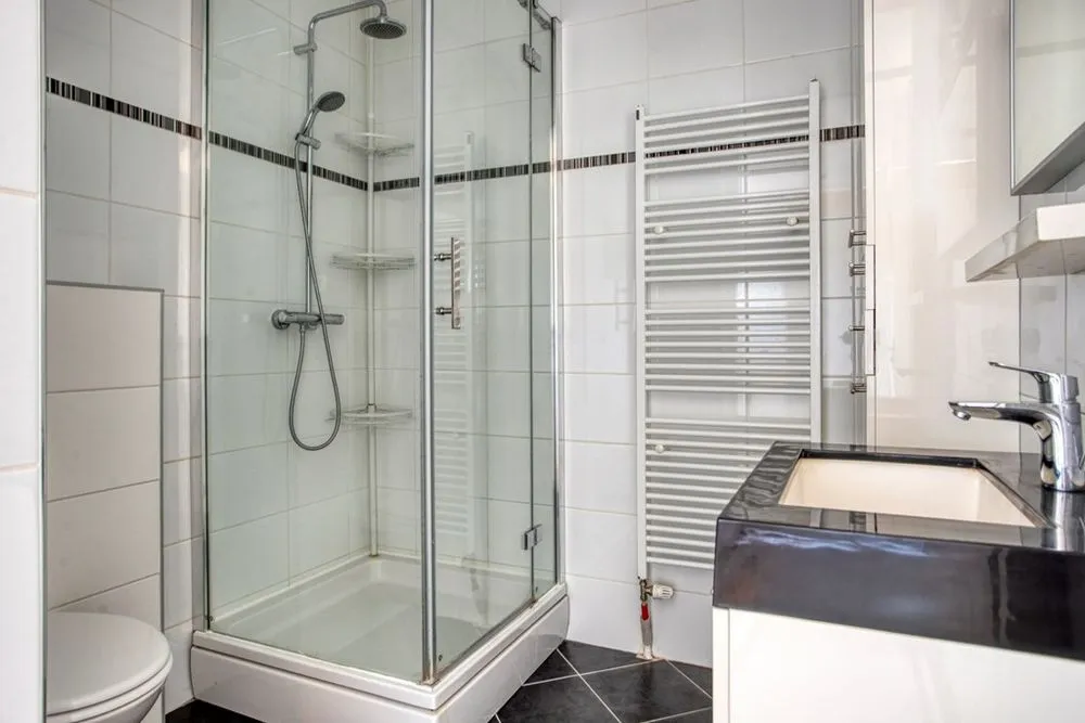 Bathrooms - Eco-Friendly Corner House with Two Parking Spots in Nootdorp