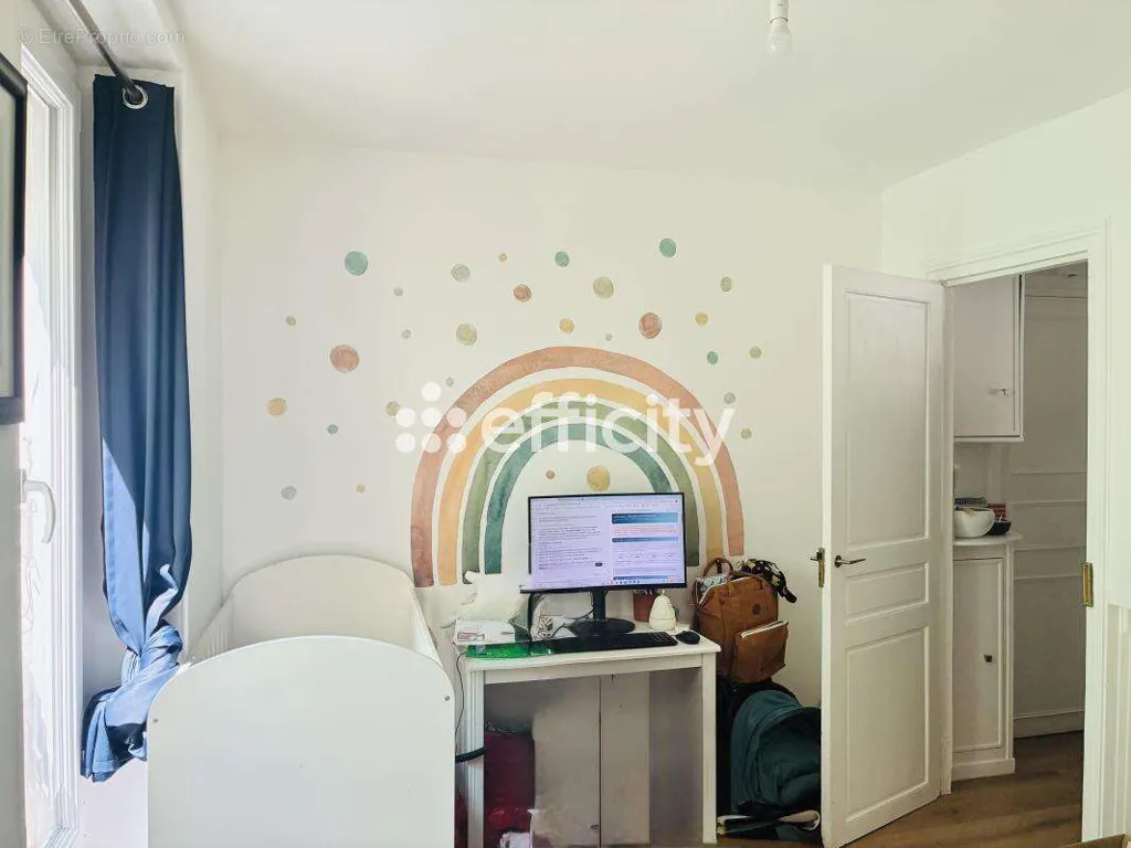 Chambres - Appartement avec Vue Cour dans le 10ème Arrondissement de Paris