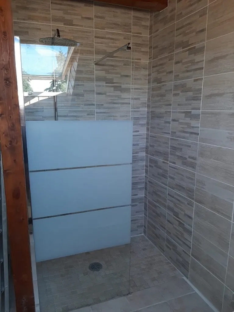 Salles de bain - Maison à Ossature Bois avec Jardin à 5 min de Baugy