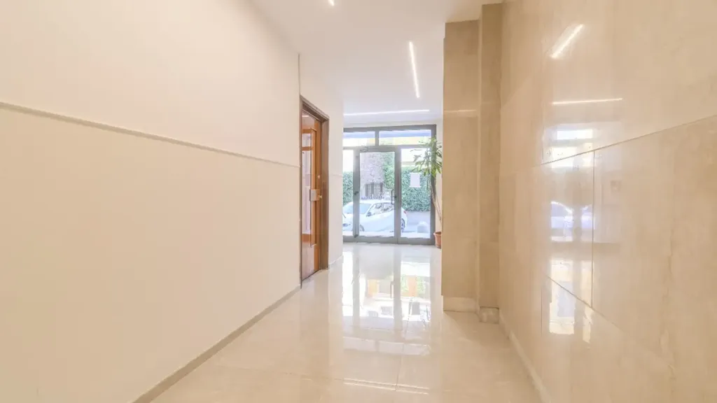 Entrée - Rusticated Apartment with Balcony in Alassio