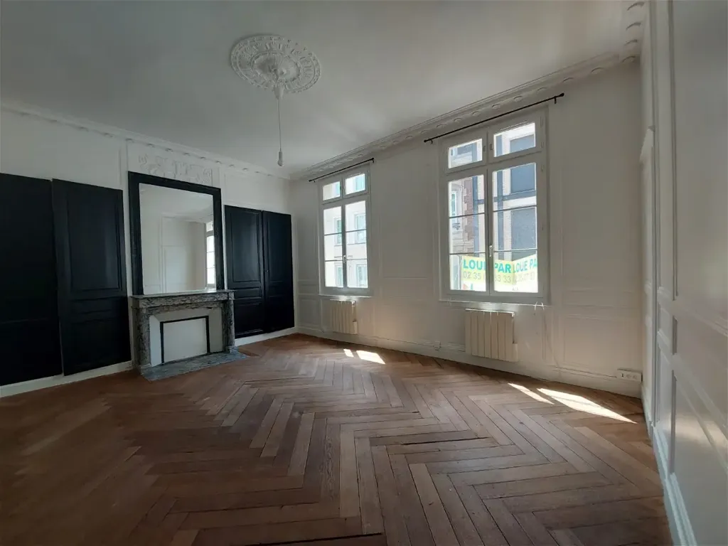 Toad - 2-Bedroom Apartment with Rouen Charm in Rouen
