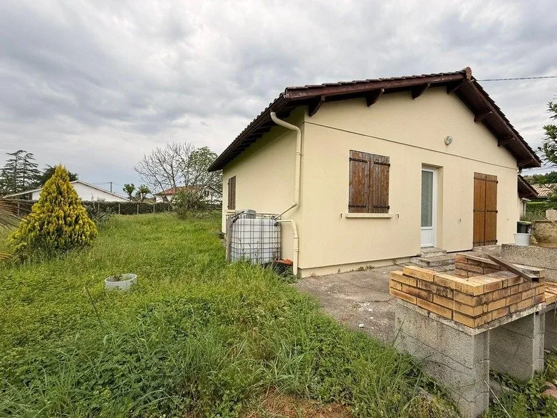 Esterno - Traditional House with Constructible Land in Lesparre-Médoc