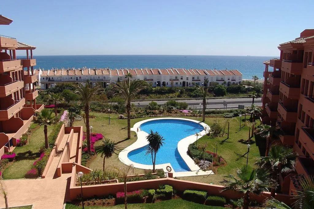 Bassein - Apartment with Sea View and Pool in Manilva