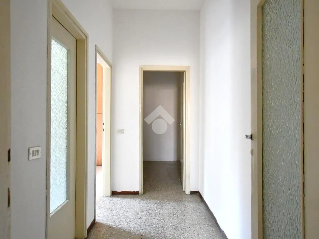 Entrée - Bright 3-Room Apartment with Balcony in Como