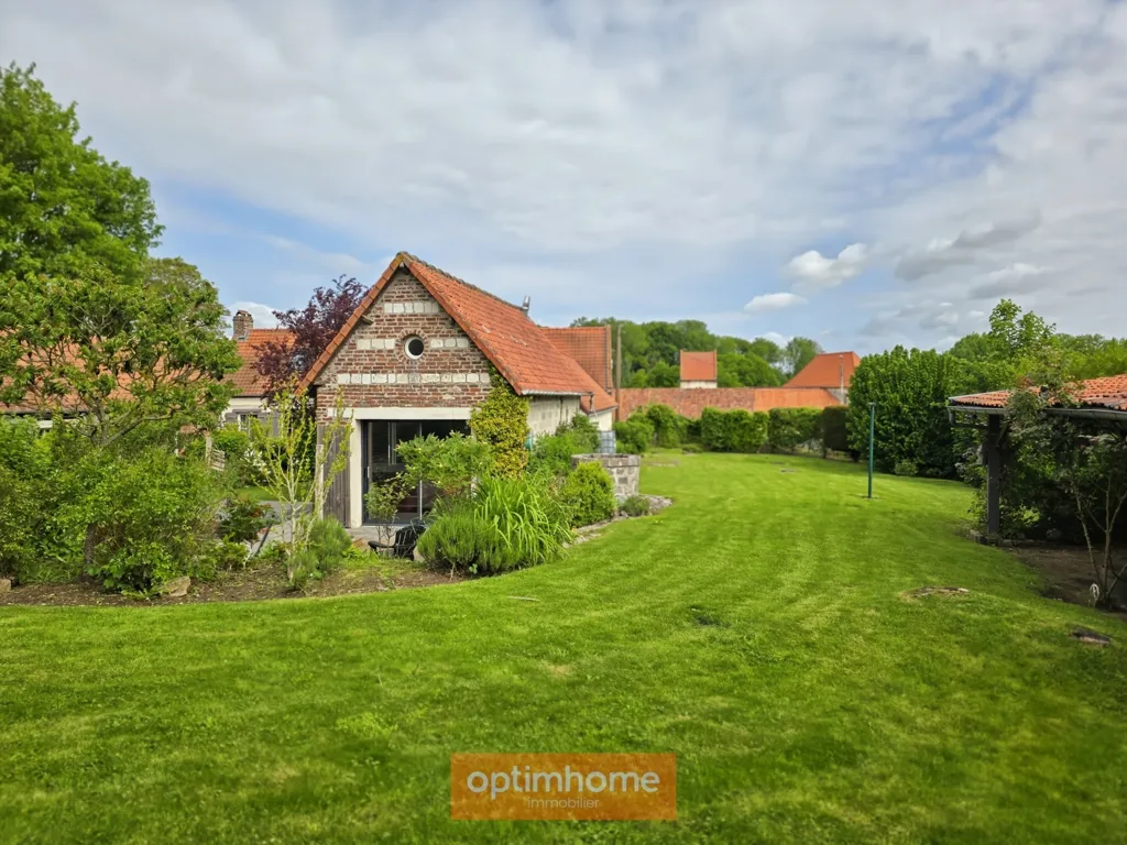 Jardin - Corps de Ferme Rénové avec Dépendance à Wanquetin
