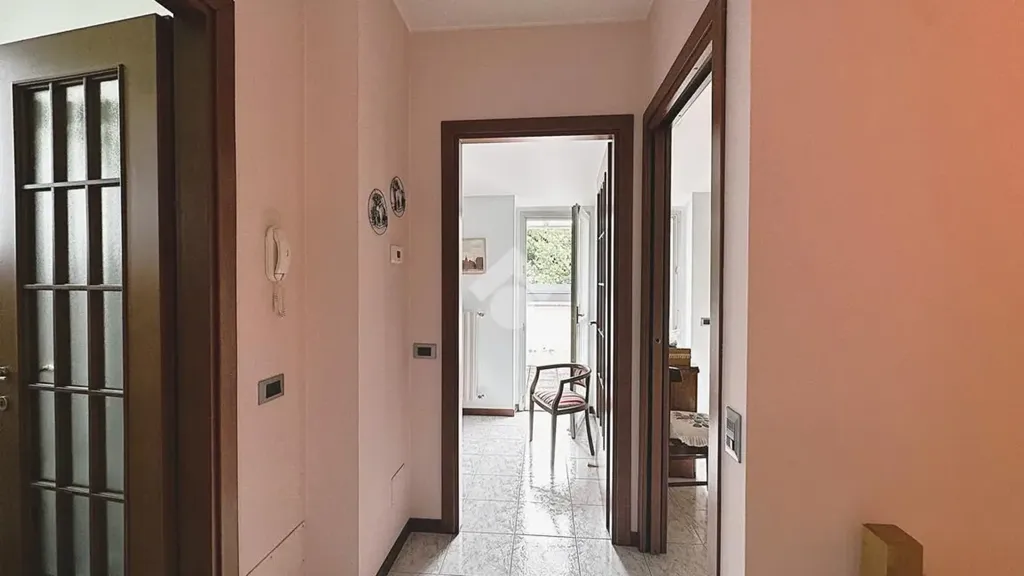 Entrée - Spacious Apartment with Balcony in Vimercate