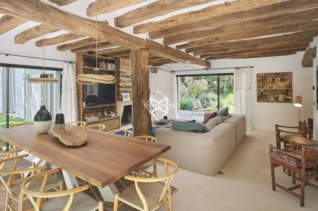 Salle à manger - Villa avec Piscine près de la Plage