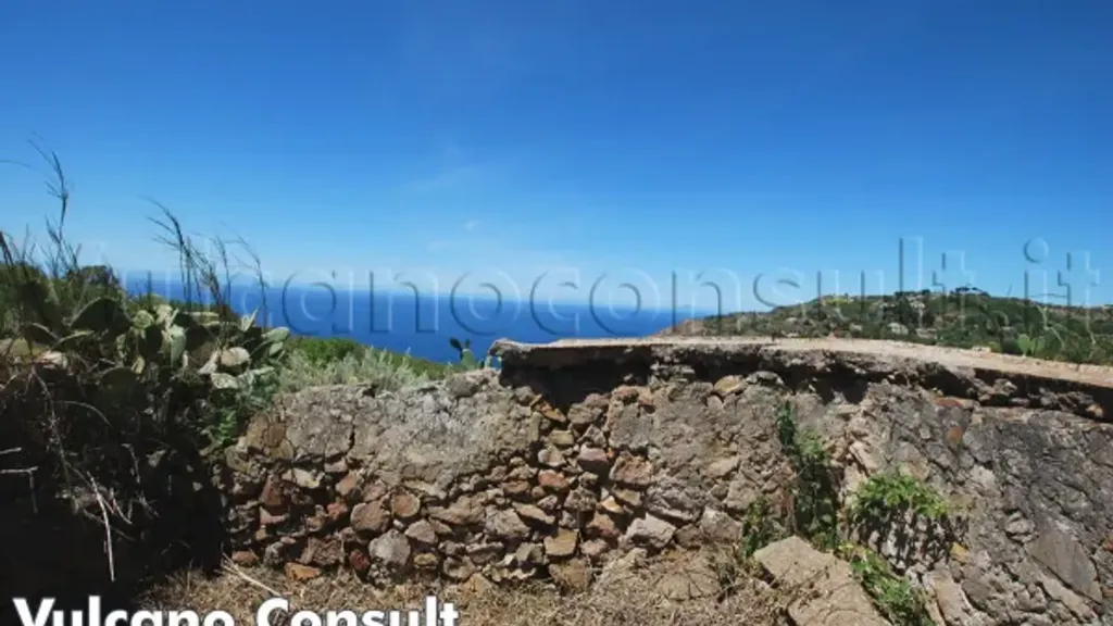 Jardin - Rustic Farmhouse with Sea View in Lipari