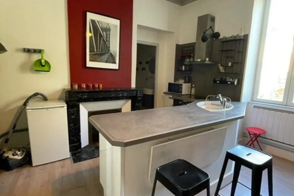 Cuisine - Studio au Centre de Grignan avec Hauteur sous Plafond