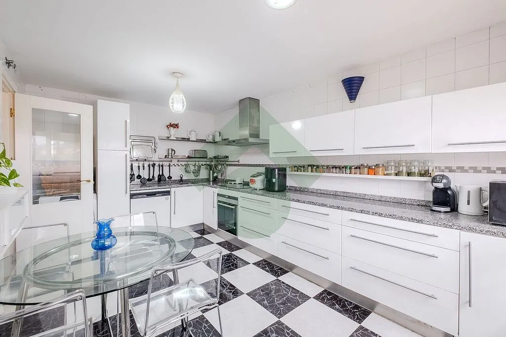 Cuisine - Pared Chalet with Terrace in Serranillos del Valle