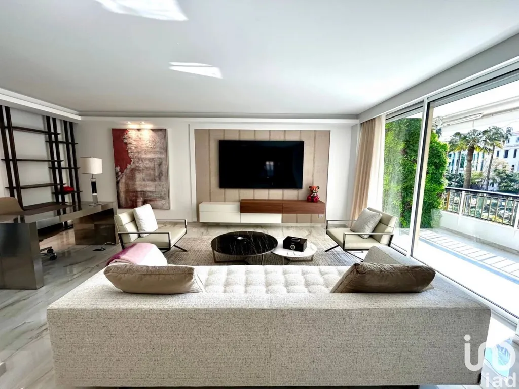 Elutuba - 2-Bedroom Apartment with Sea View in Cannes Croisette