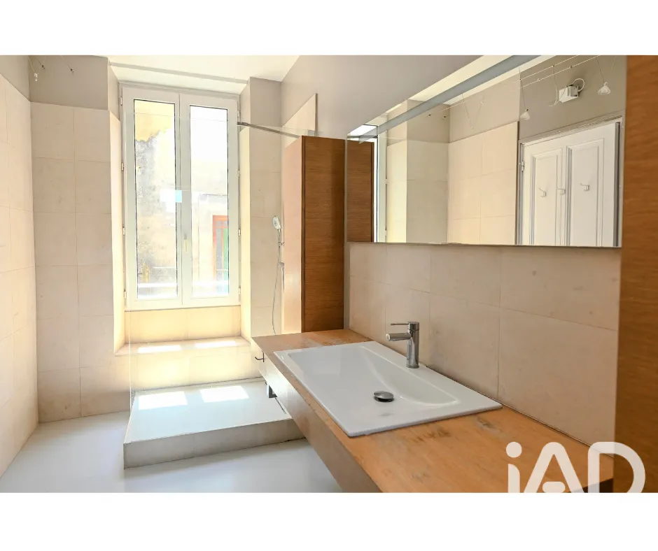 Bagni - Characterful Apartment with Balcony in Avignon