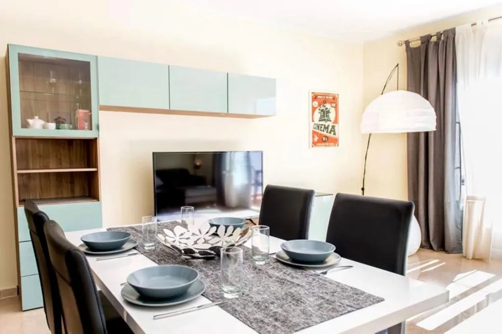 Söögituba - Penthouse with Pool View in Estepona
