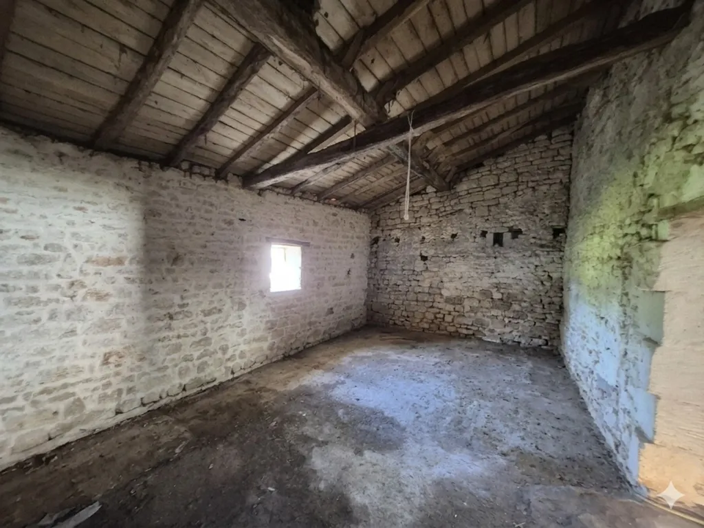 Pièces - Maison Rénovée avec Dépendances au Calme à Bords