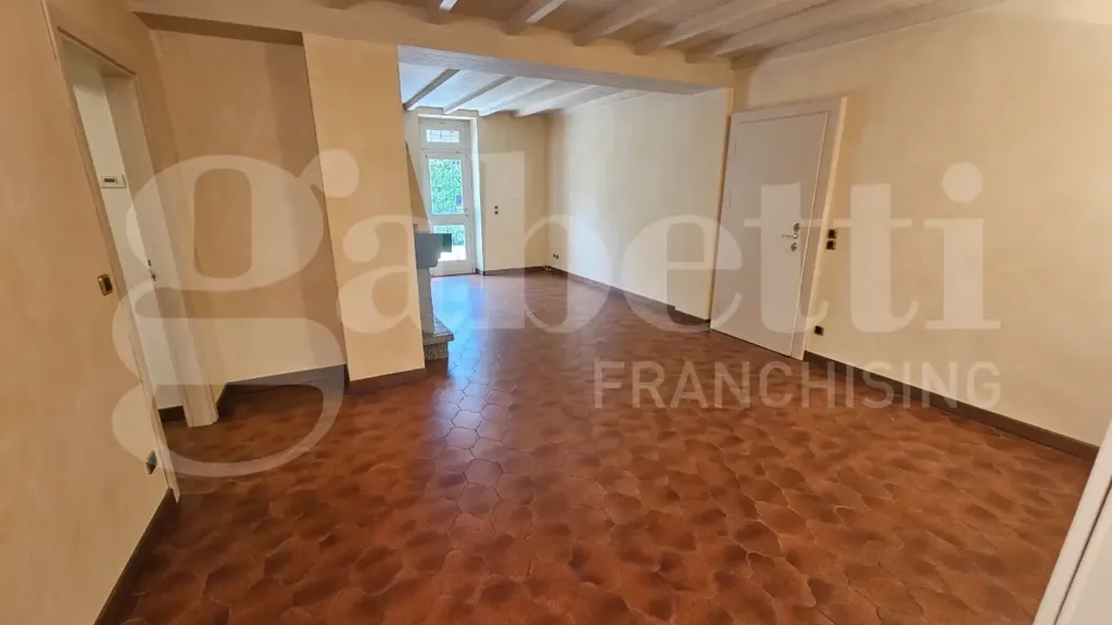 Pièces - Classical Villa with Garden in Brescia