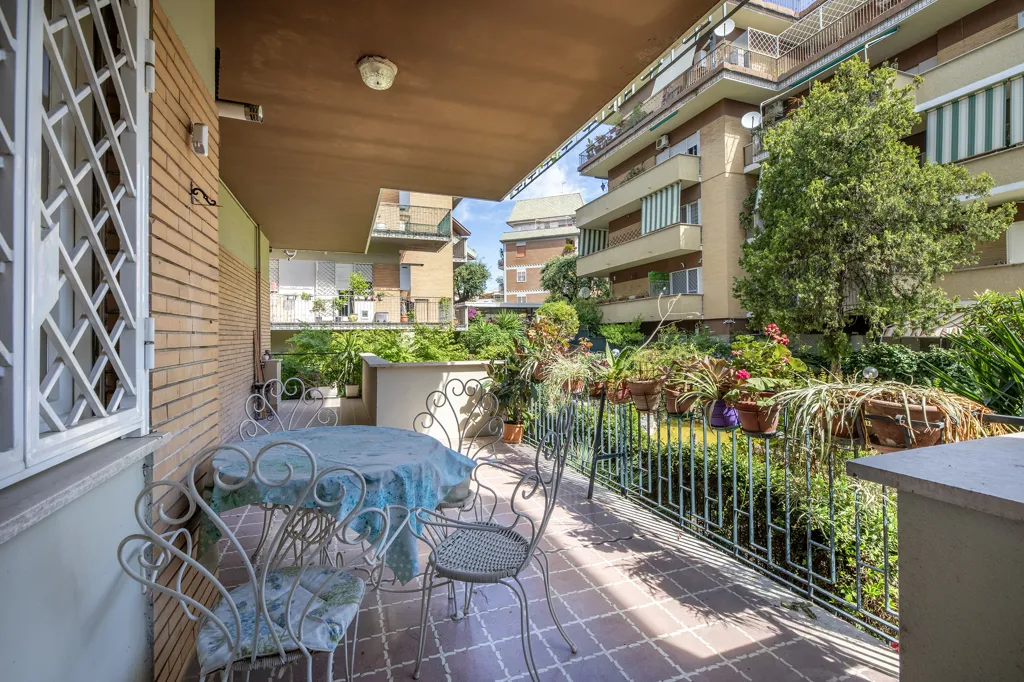 Balcone - Apartment with Terrace in Talenti, Rome