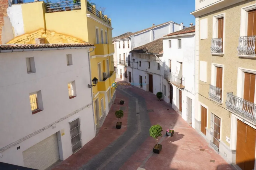 Balcon - Renovated Hotel with Balcony in Rafelcofer