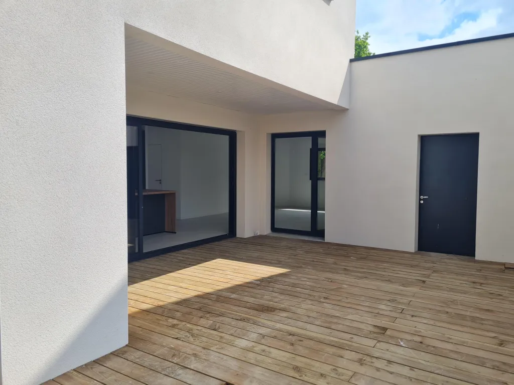 Terrasse - Maison Neuve avec Terrasse et Jardin près du Golf