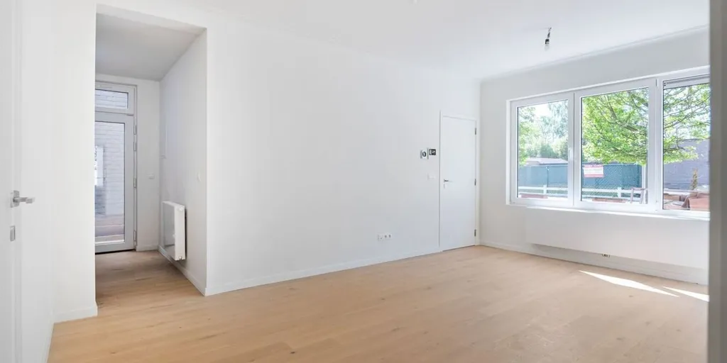Pièces - Appartement Rénové avec Garage à Lier