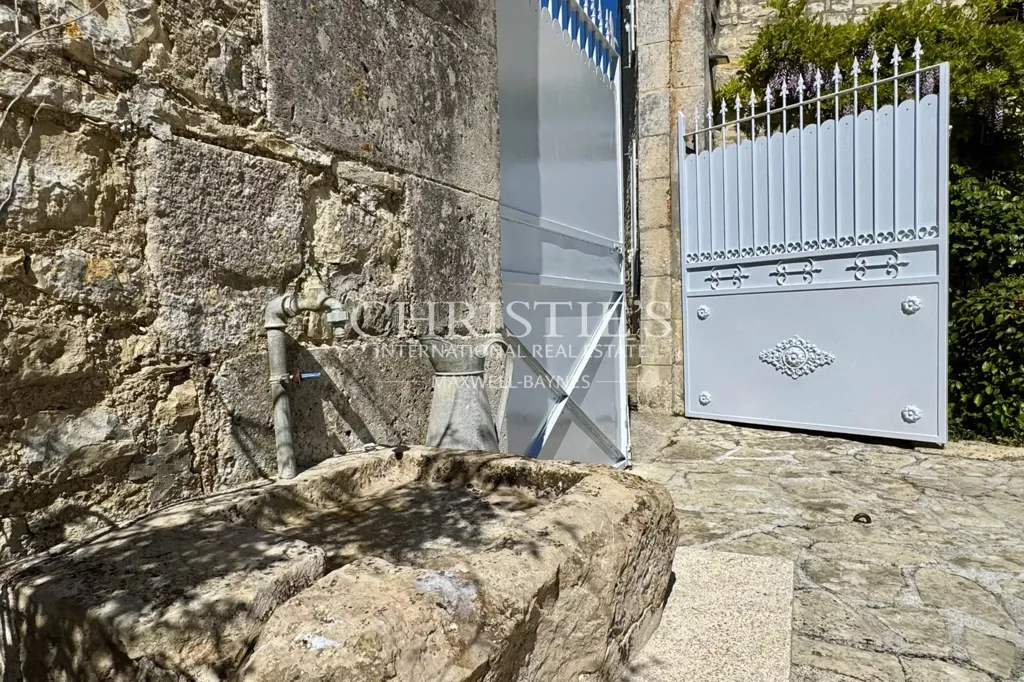 Giardino - Historic Manor with Courtyard in Tusson, Charente