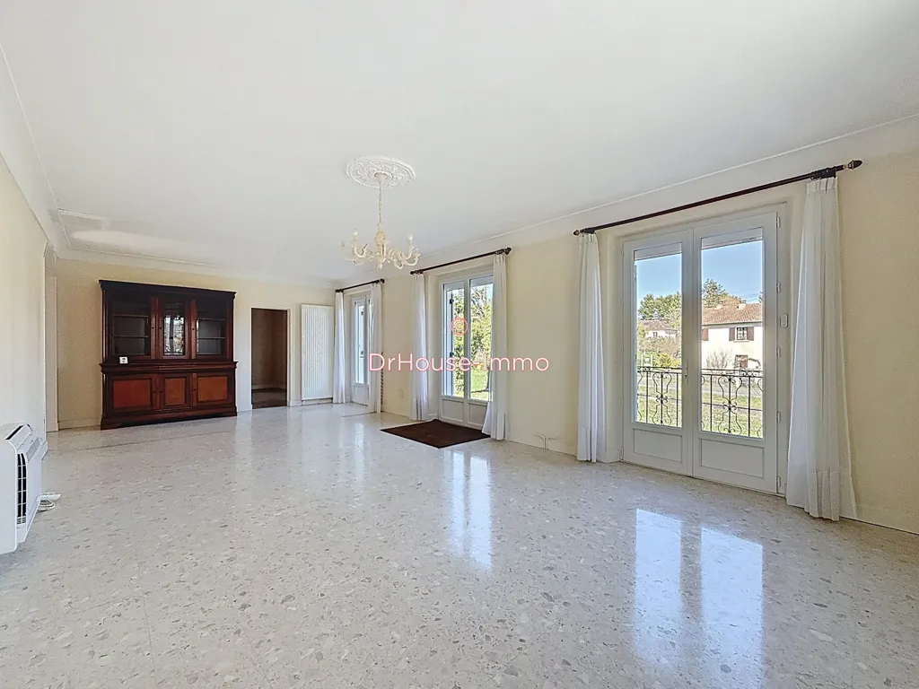 Elutuba - Charming House with Terrace in Lisle