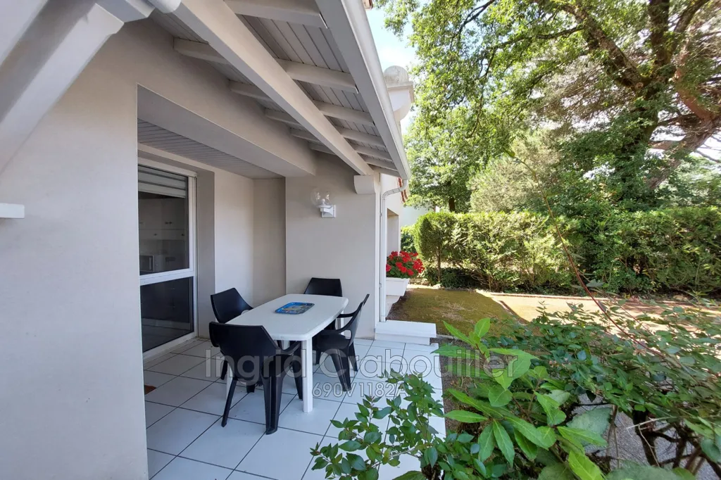 Terrace - Apartment with Pool near Royan Beaches