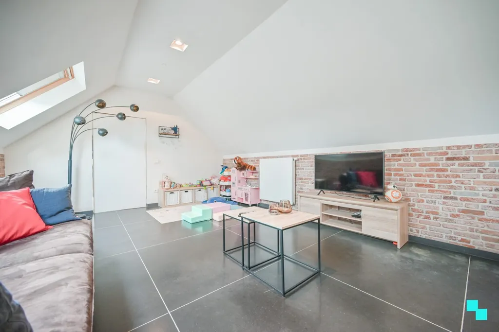 Pièces - Maison Rénovée avec Jardin à Izegem