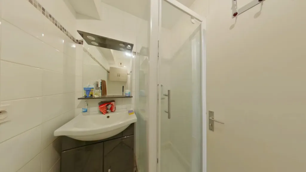 Bagni - Flat with Parking in Centre-Ville