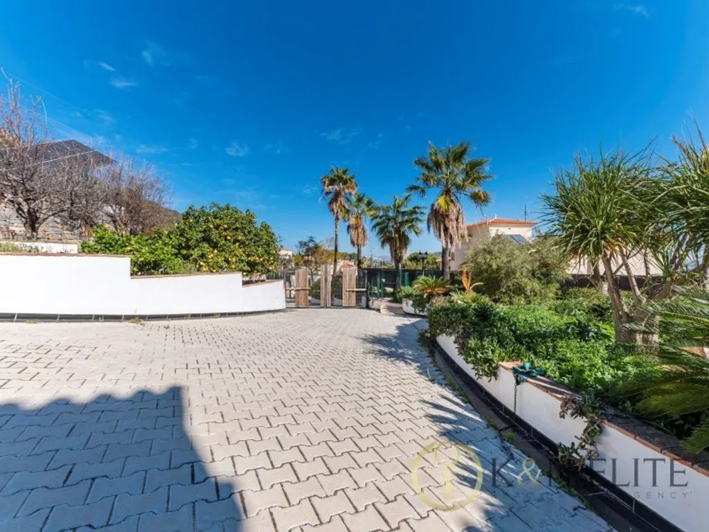 Exterior - Luxury Villa with Sea Views in Calpe