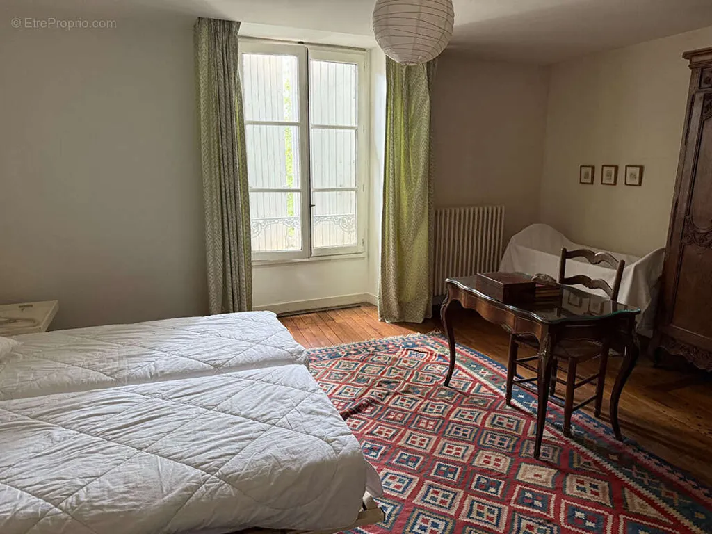 Chambres - Demeure de Caractère avec Piscine à La Villedieu du Clain