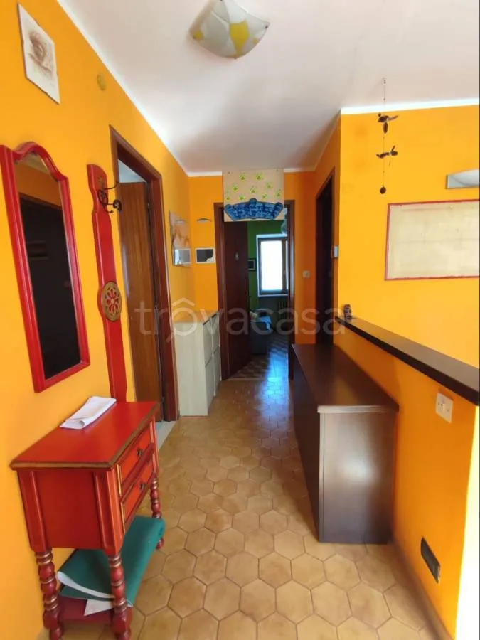 Esik - South-Facing Apartment with Garage in Dronero