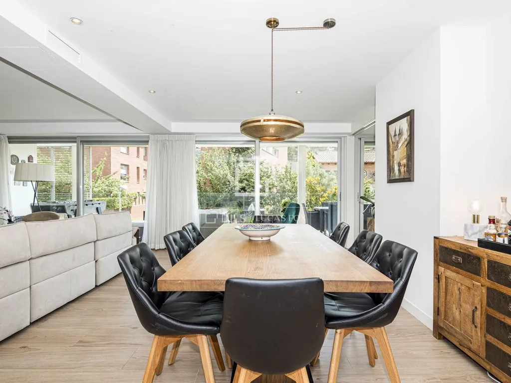Söögituba - Apartment with Pool and Terrace in Sant Cugat