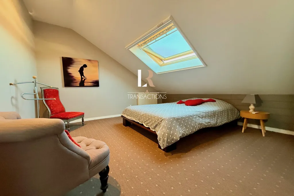 Character House with Jacuzzi in La Rochelle