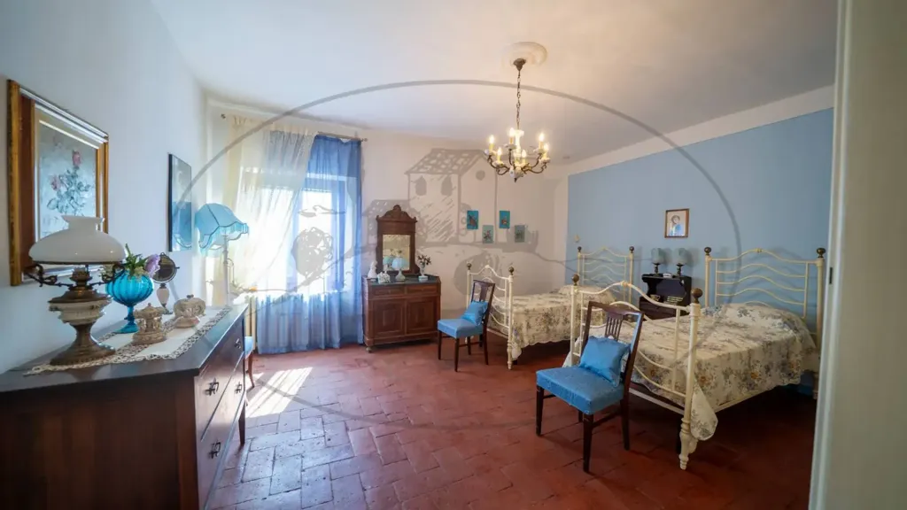 Magamistoad - Rustic Farmhouse with Multiple Uses in Figline Valdarno
