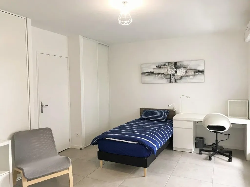 Chambres - Appartement Meublé avec Balcon Sud à Monplaisir