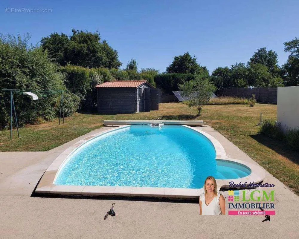 Piscine - Maison de Charme avec Piscine à Aubigny-Les Clouzeaux